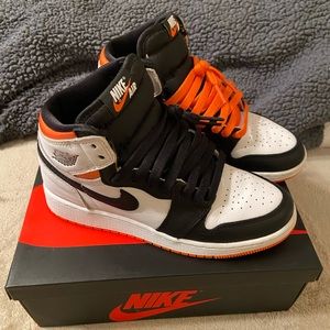 EUC Jordan Retro 1 High. Size 5Y